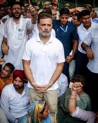 पीएम आवास के बाहर राहुल गांधी का धरना, प्रधान-शाह और मोदी के इस्तीफे की मांग